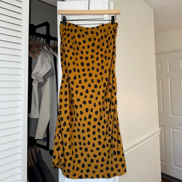 Madewell ‘Midi Slip Skirt’ in Painted Spots/Leopard - Picture 3 of 7